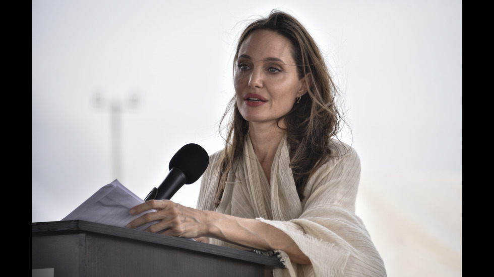 Анджелина Джоли на 45 години