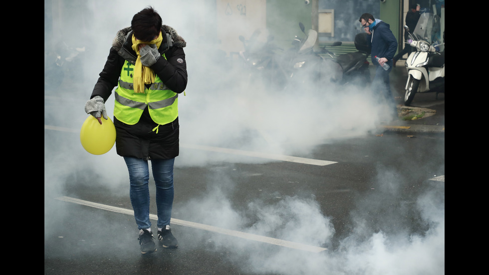 Задържаха 24 души на протеста на „жълтите жилетки” в Париж