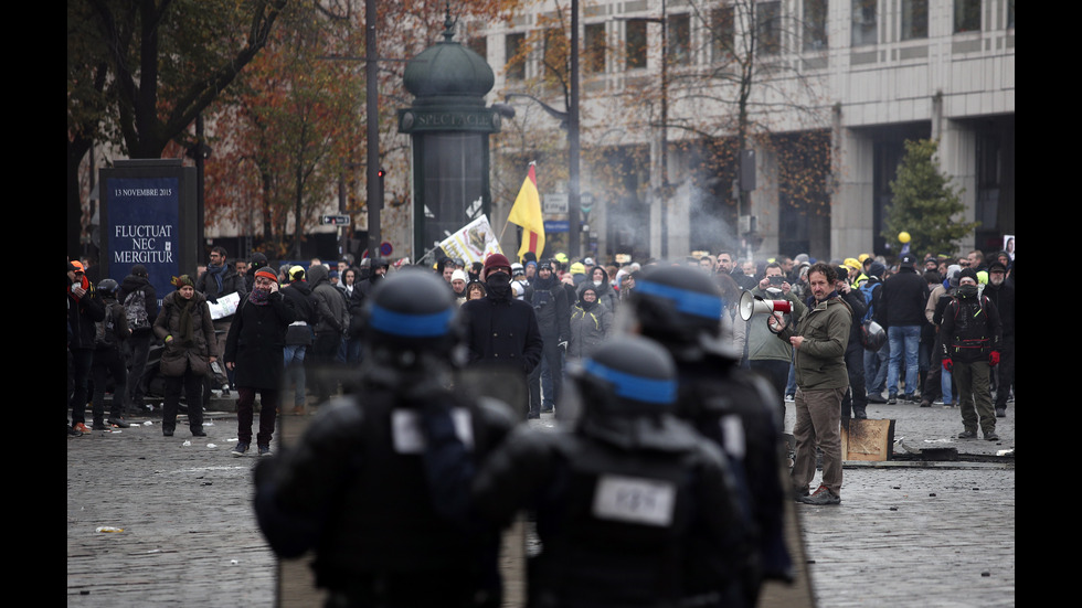 Задържаха 24 души на протеста на „жълтите жилетки” в Париж