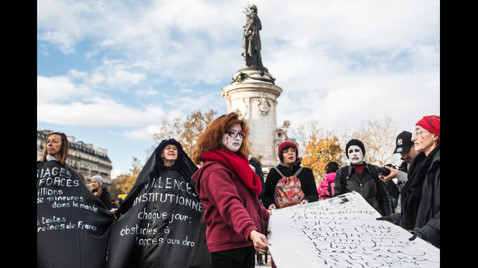 Хиляди жени протестираха срещу насилието в Париж и Рим