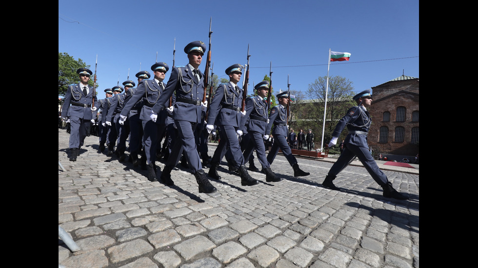 Освещаване на знамената на 6 май