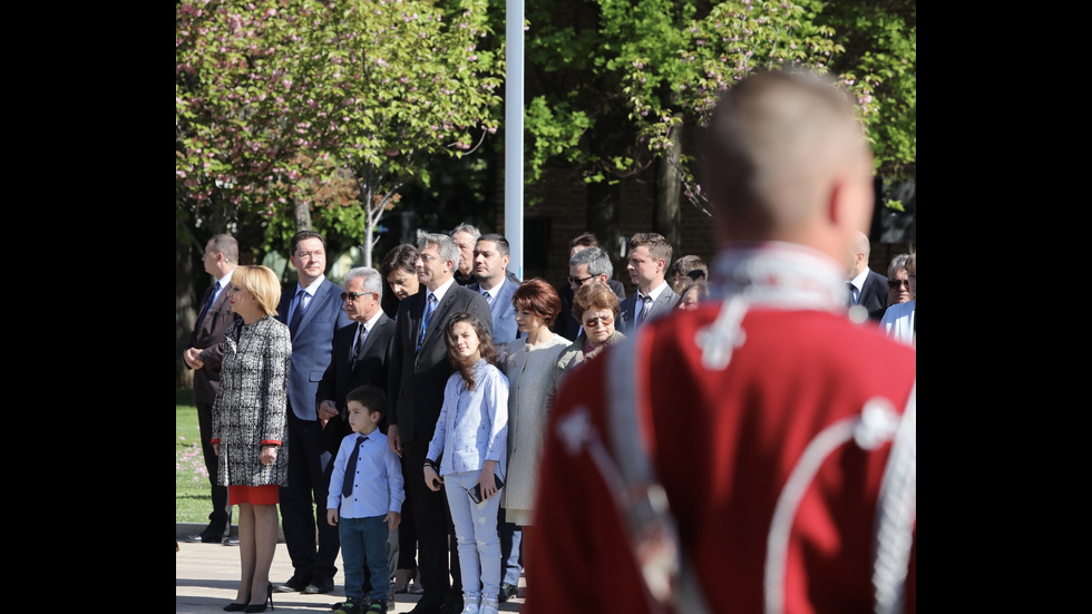 Освещаване на знамената на 6 май