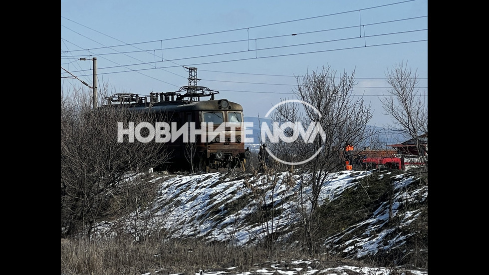 Локомотив се запали на прелез в Старозагорско