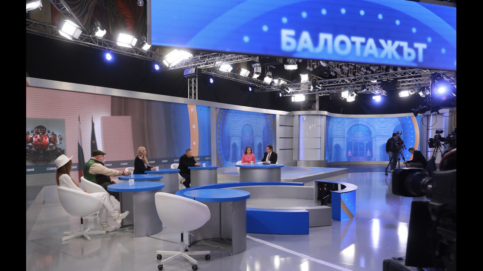 ЗАД КАДЪР: Изборното студио на NOVA в деня на балотажа