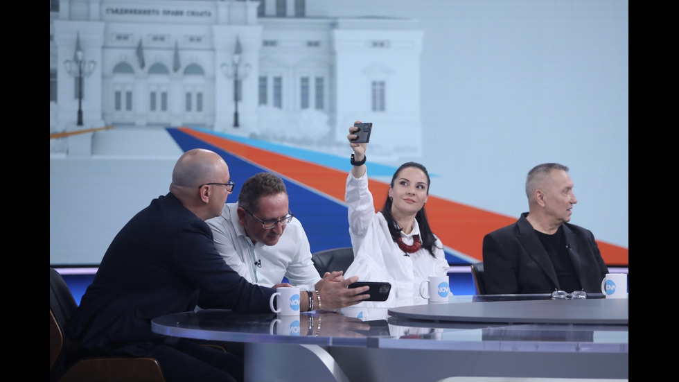 ЗАД КАДЪР: Изборният ден по NOVA В СНИМКИ