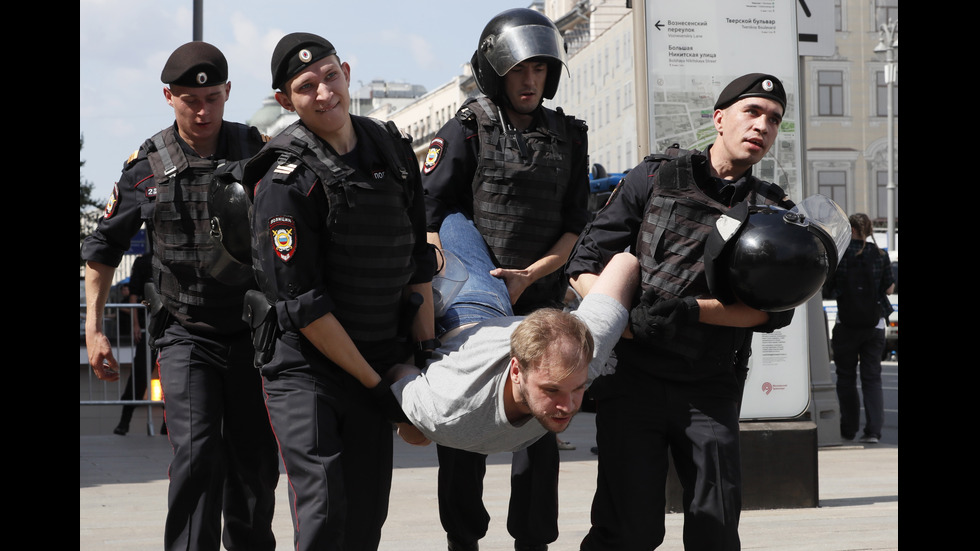 Над 200 арестувани на протест в Москва