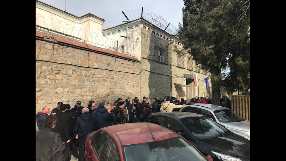 Надзиратели излязоха на протест в Бургас