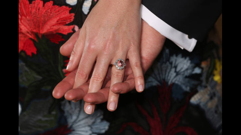 Историята на годежния пръстен: Традиции и обичаи по света