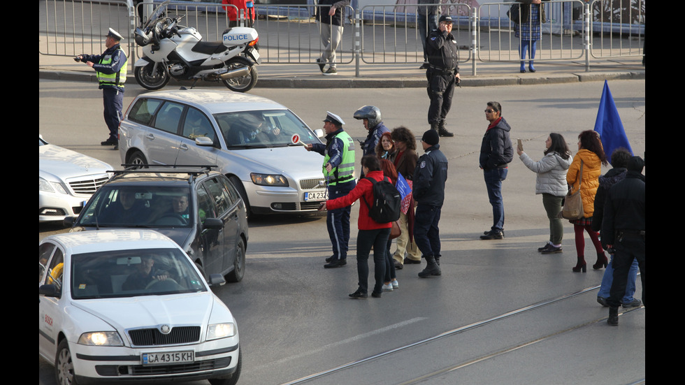 Протест на медицински сестри пред Министерството на здравеопазването