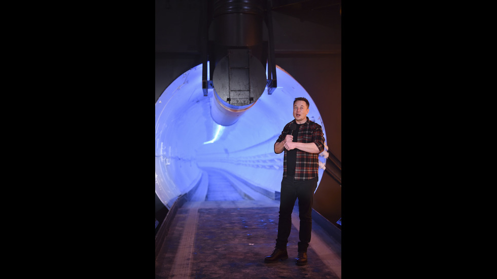Илън Мъск представи подземен тунел за намаляване на трафика