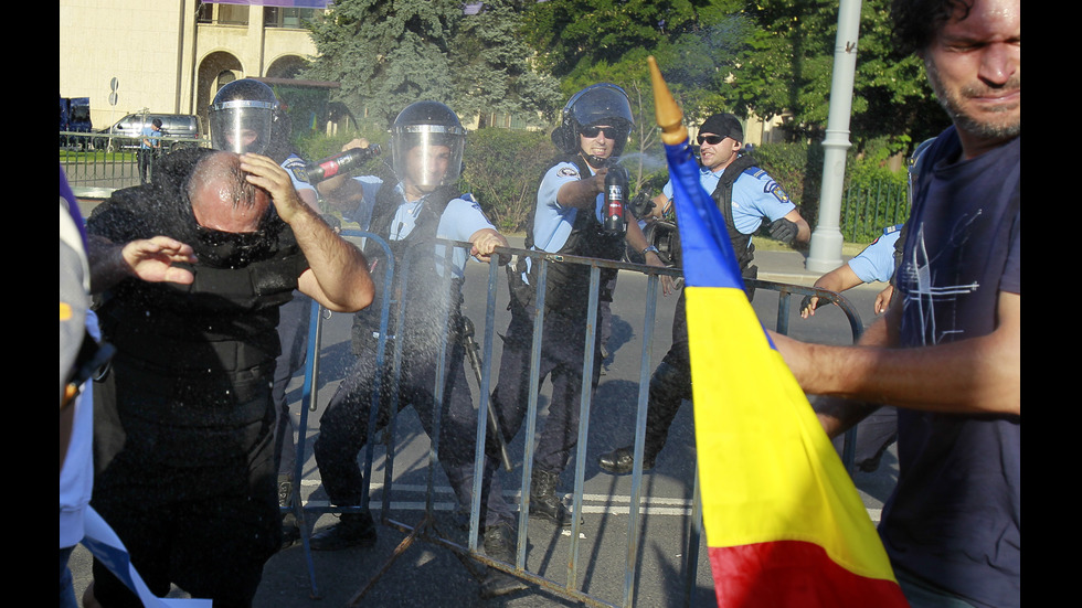 Мащабен протест и сблъсъци в Букурещ