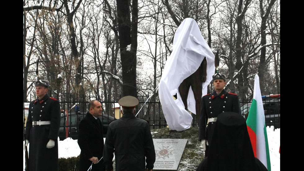 Трима президенти на откриването на паметник на полк.Дрангов