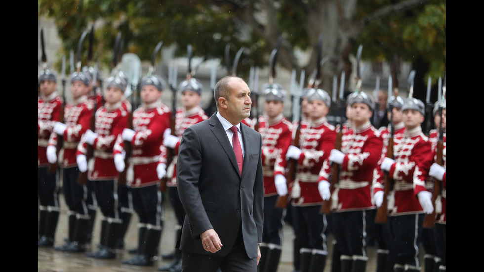 Вдигането на знамето пред президентството