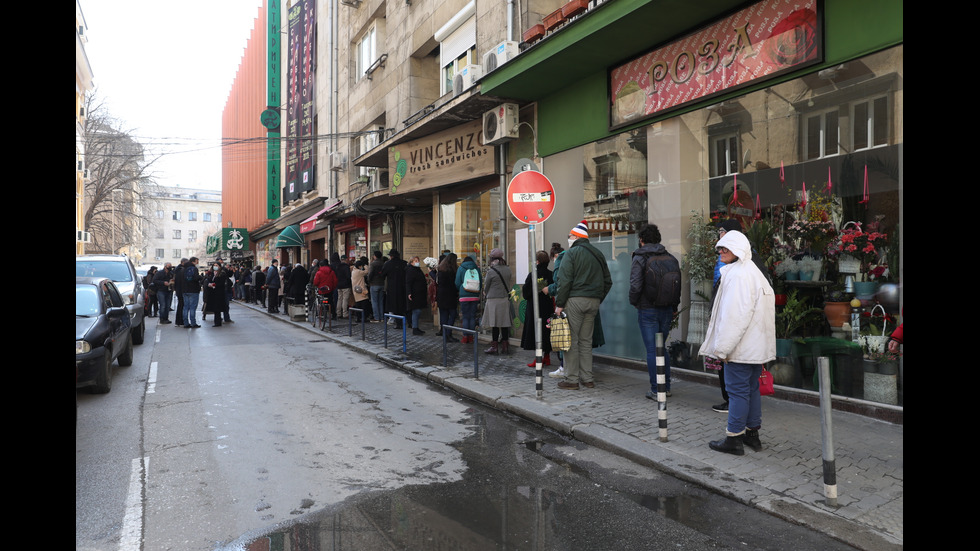 Стотици се сбогуват с великата Татяна Лолова