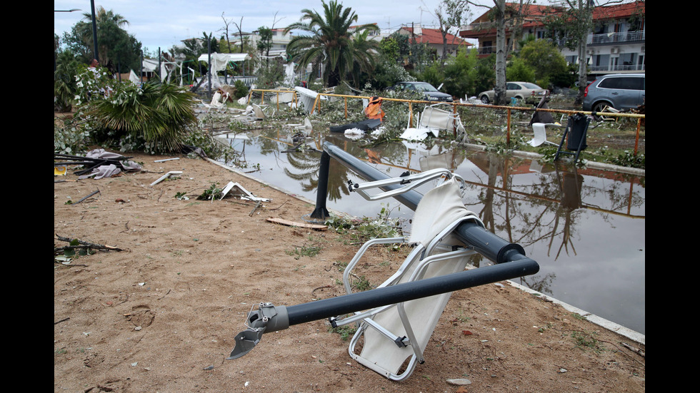 Буря уби шестима туристи в Гърция