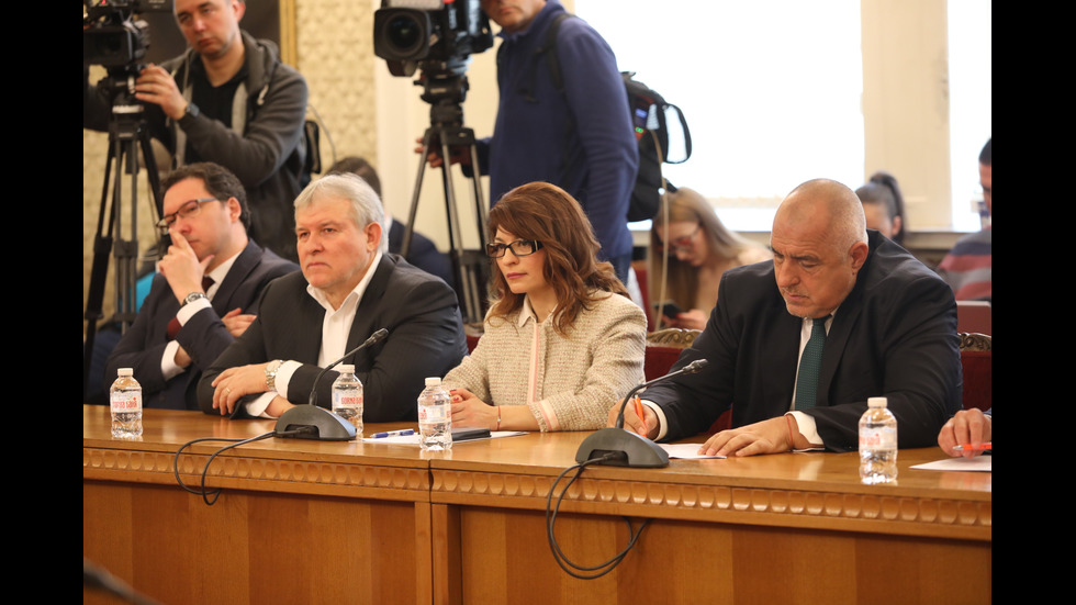 Първата лидерска среща между ГЕРБ-СДС и ПП-ДБ