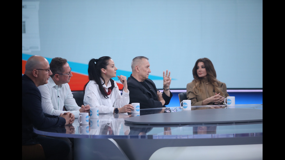 ЗАД КАДЪР: Изборният ден по NOVA В СНИМКИ