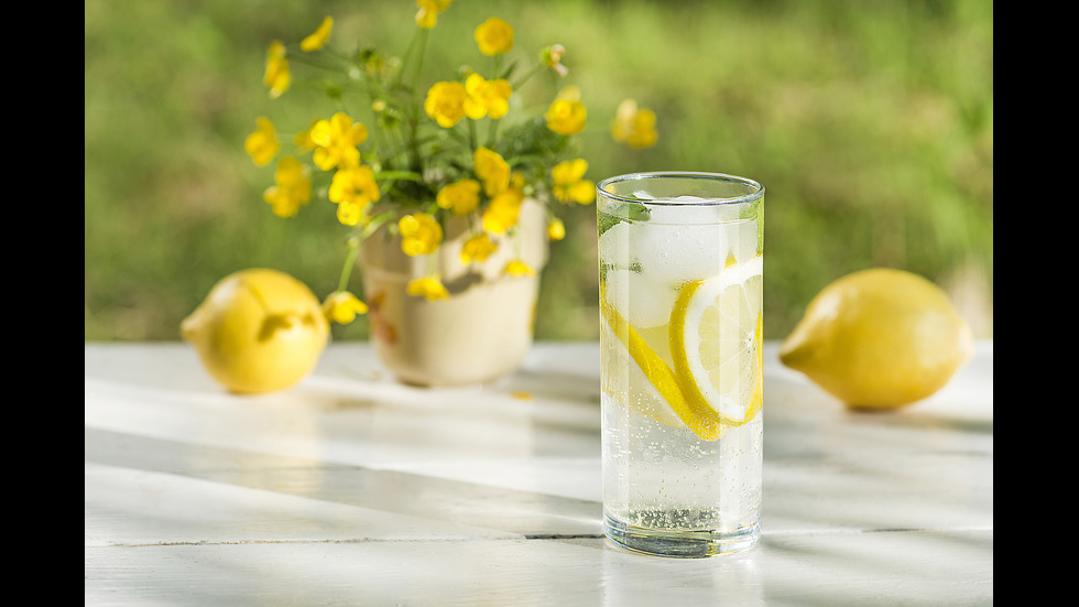 Започнете деня с чаша вода с лимон