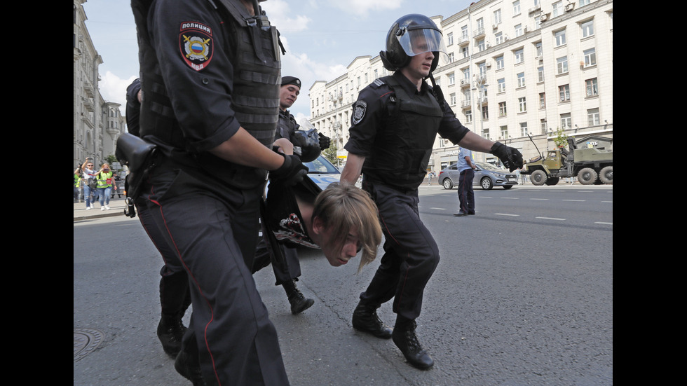 Над 200 арестувани на протест в Москва