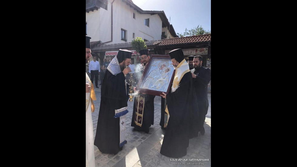 Копие на чудотворна икона от Атон пристига в София