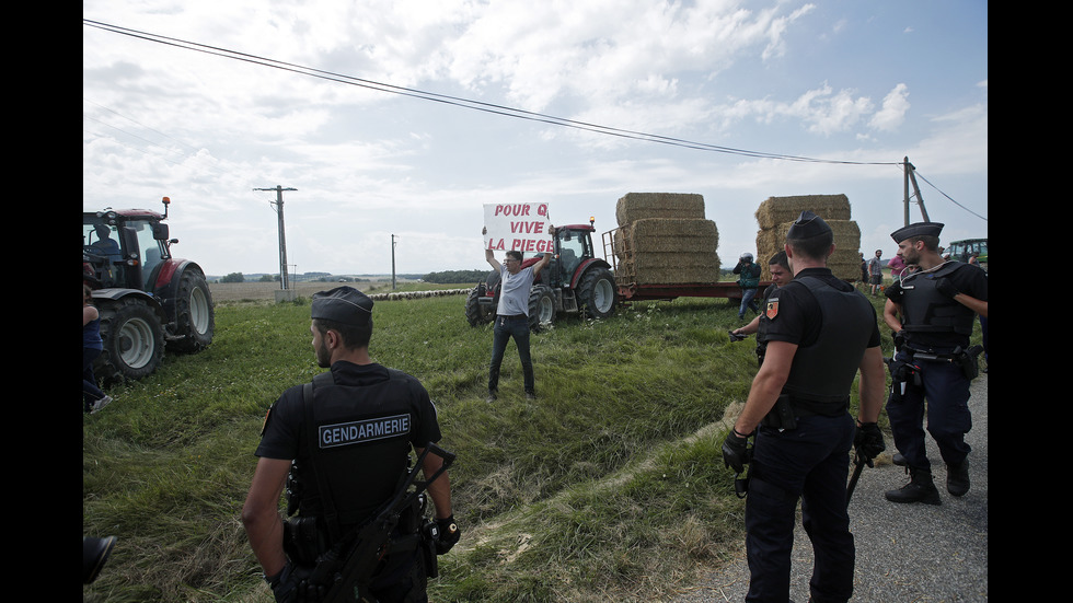 Протестиращи фермери спряха „Тур дьо Франс”