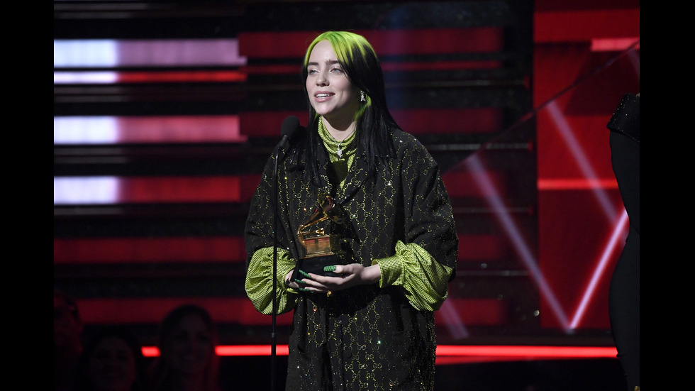 Стил и сексапил завладяха червения килим на наградите „Грами”