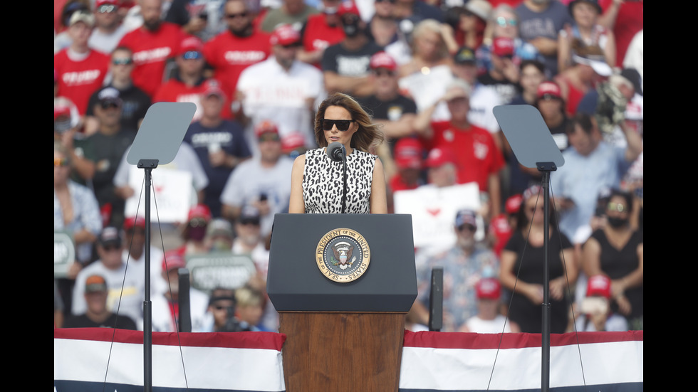 СТИЛ И СЕКСАПИЛ: Мелания Тръмп като първа дама