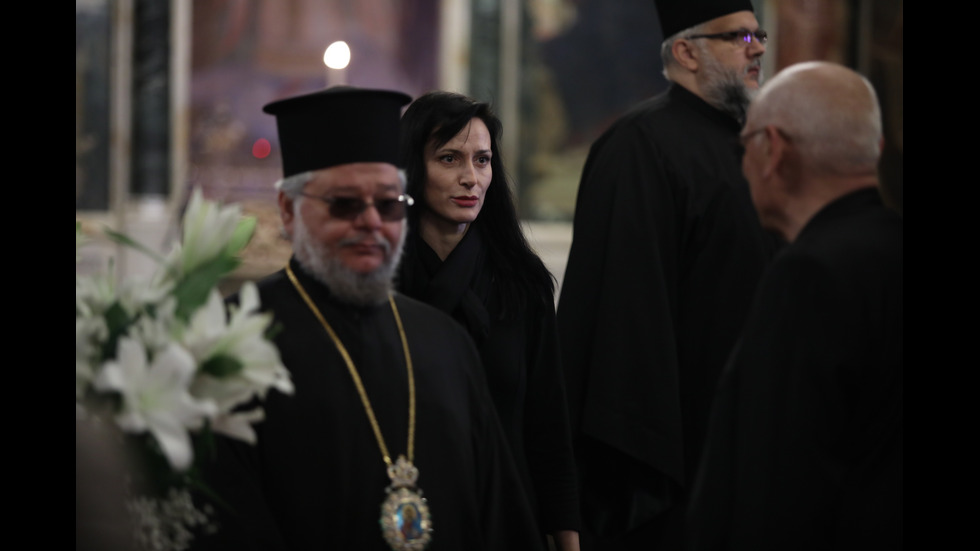 Изложиха за поклонение тленните останки на патриарха в „Св. Александър Невски”