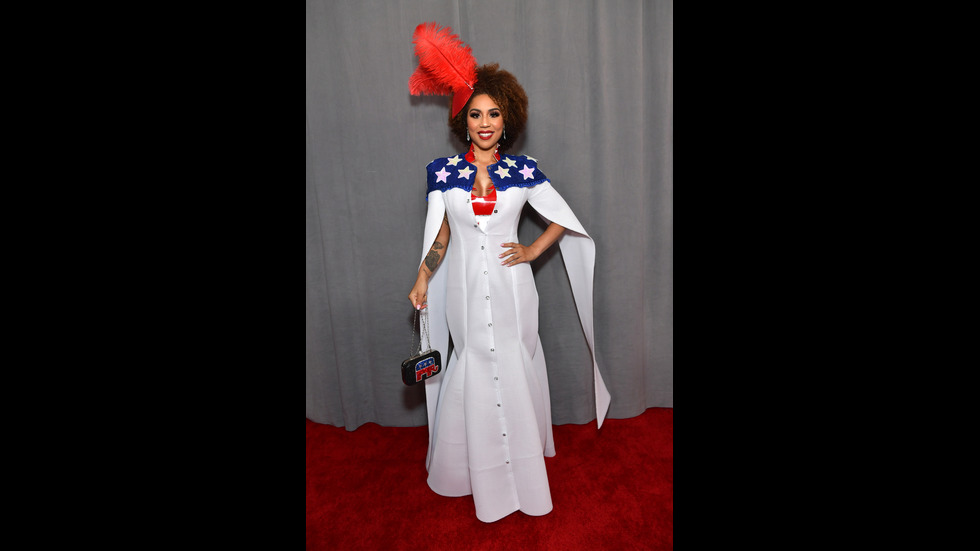 Стил и сексапил завладяха червения килим на наградите „Грами”