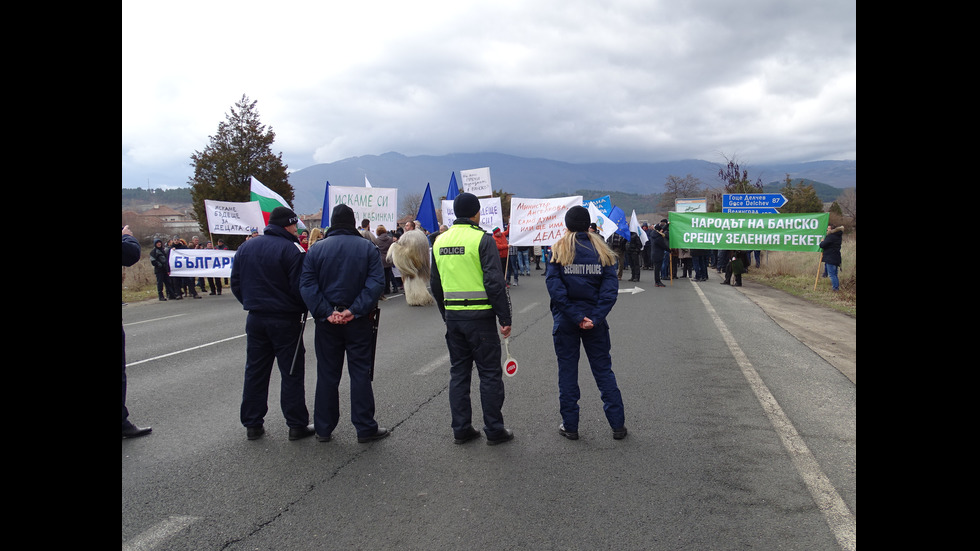 Протести "за" и "против" втори лифт на Банско