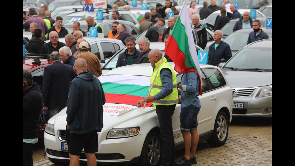 Автоинструктори излязоха на протест