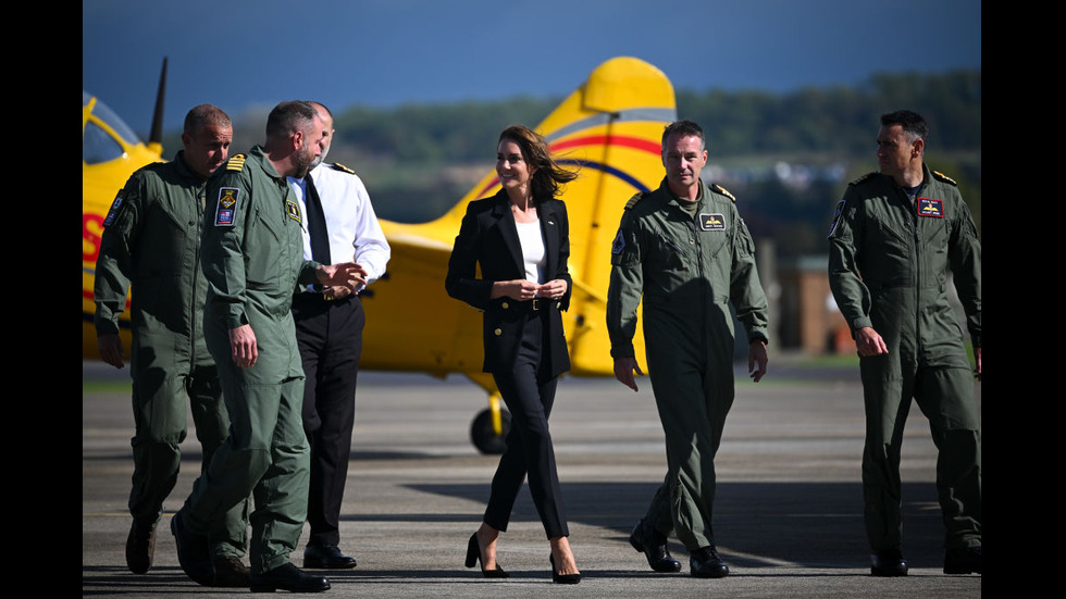 Принцесата на Уелс тества авиосимулатор в британска военна база