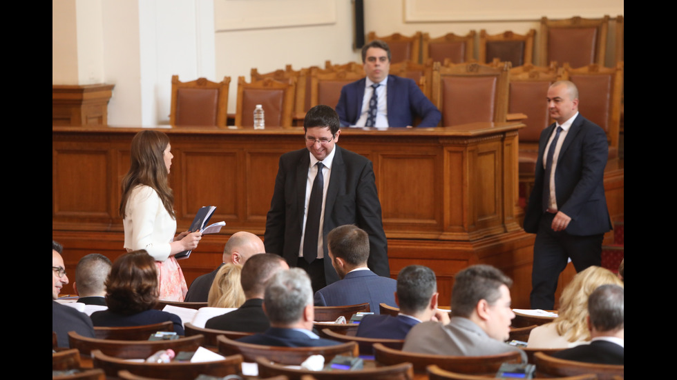 Депутатите обсъждат актуализацията на бюджета на второ четене