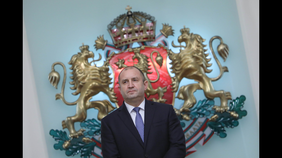 Президентът Румен Радев произведе в звание висши офицери