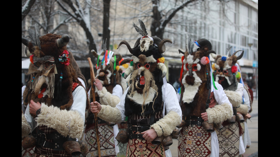 „Сурва” се завърна в Перник