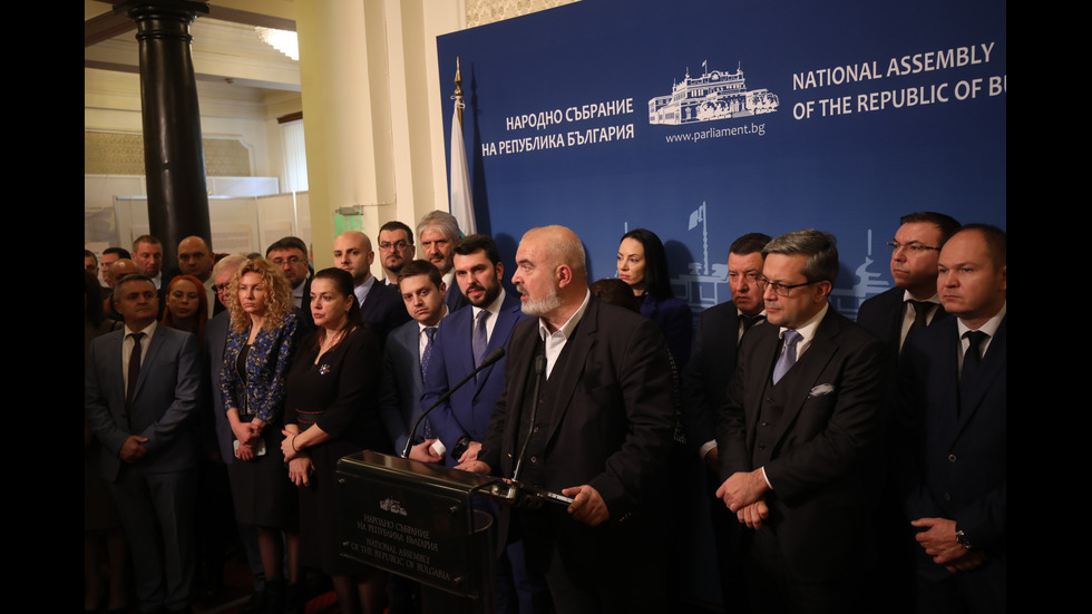 Скандал в парламента, отстраниха депутат от ПП от пленарната зала