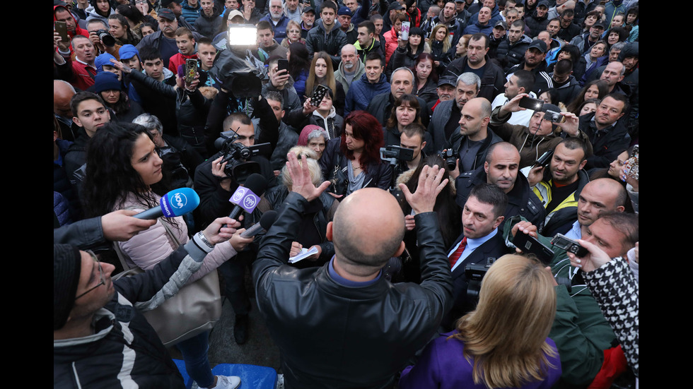 Нова вечер на протести в Габрово