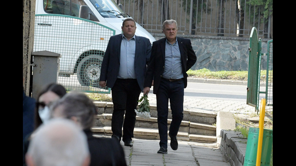 Десетки се сбогуваха с ген. Любен Гоцев