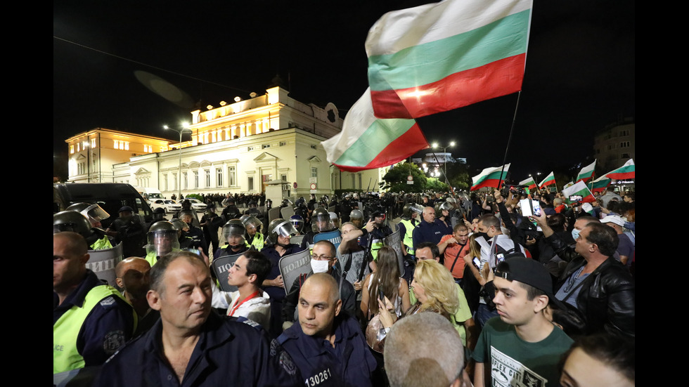 Започна 76-ият протест в София