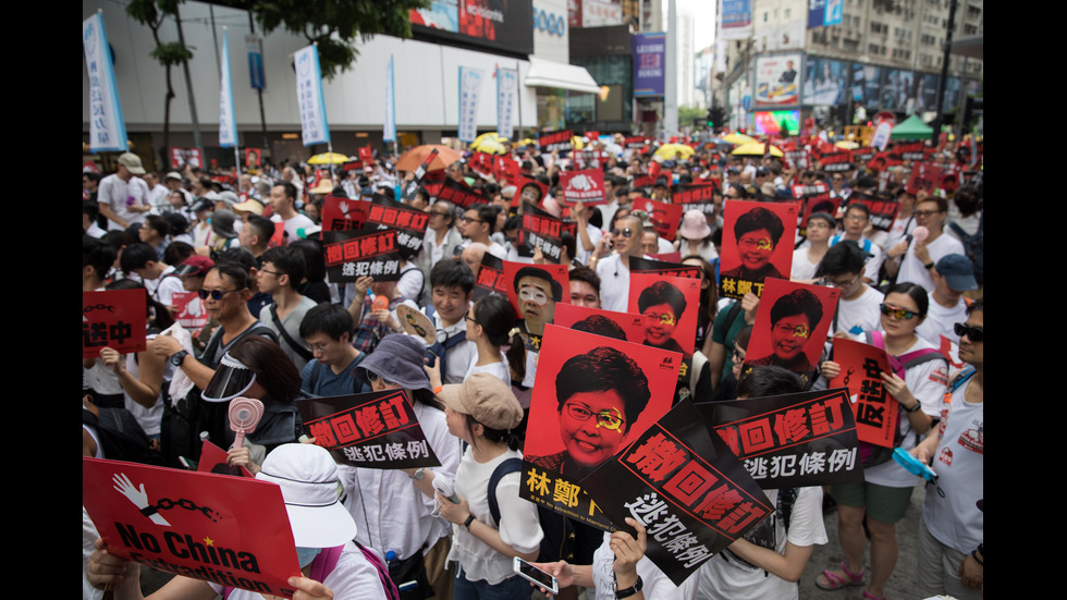 Стотици хиляди протестираха в Хонконг
