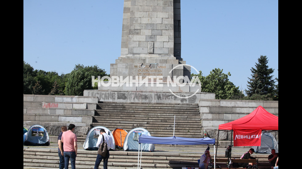 Ново нападение над Паметника на Съветската армия: Четирима са задържани