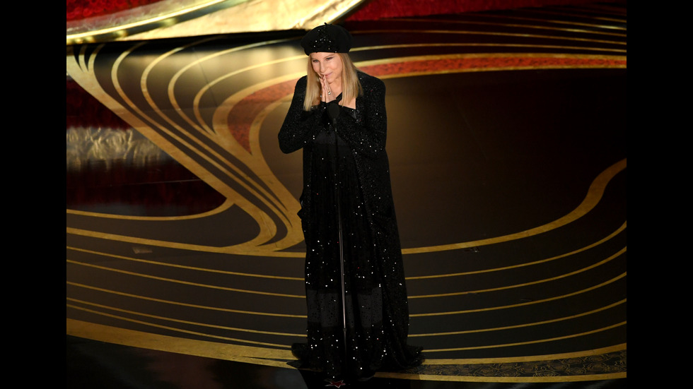 В ИМЕТО НА РОЛЯТА: Звездите, „сменили” пола си на екрана