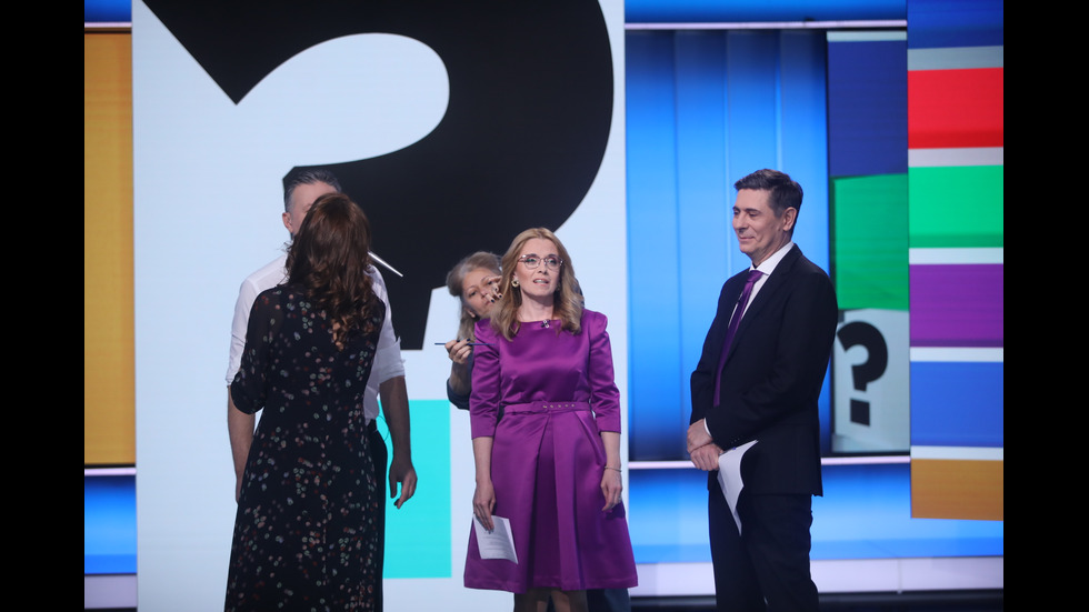 ЗАД КАДЪР: Изборният ден по NOVA В СНИМКИ