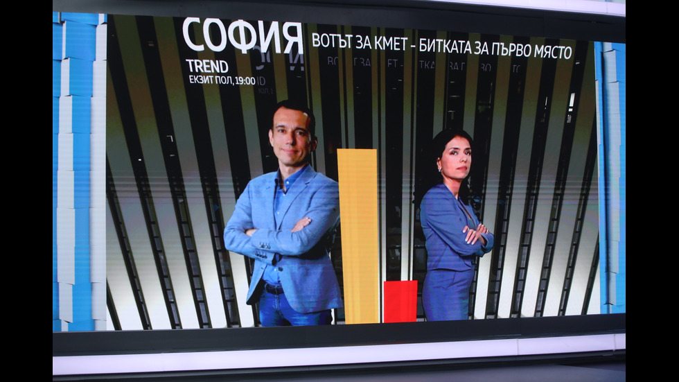 Изборното студио на NOVA - в и зад кадър