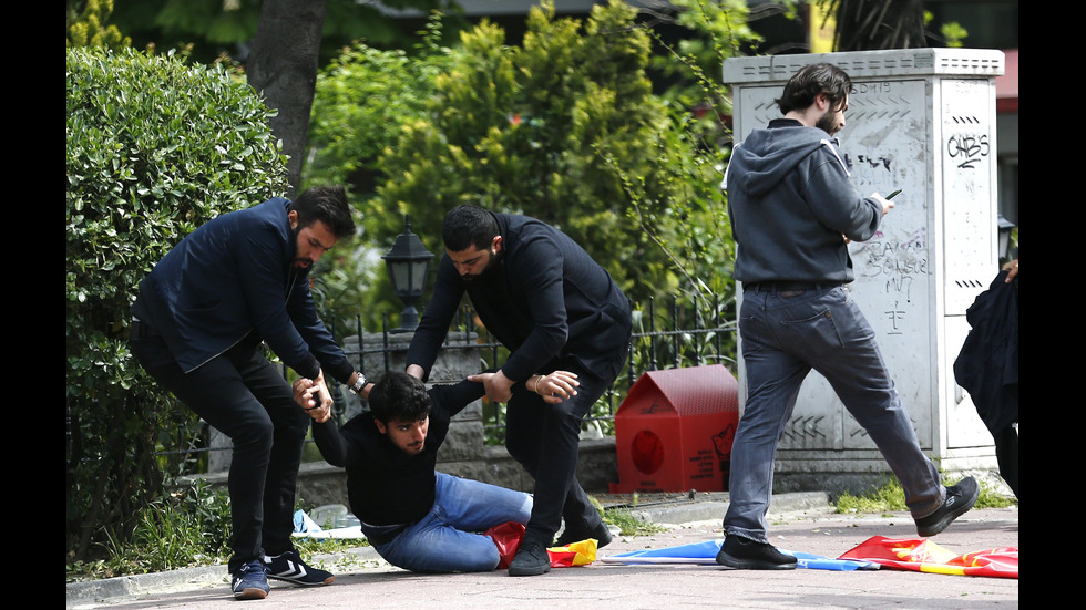 200 души са арестувани по време на протести в Истанбул