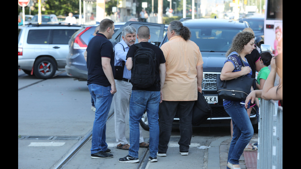 Катастрофа затрудни движението на кръстовището пред "Пирогов"