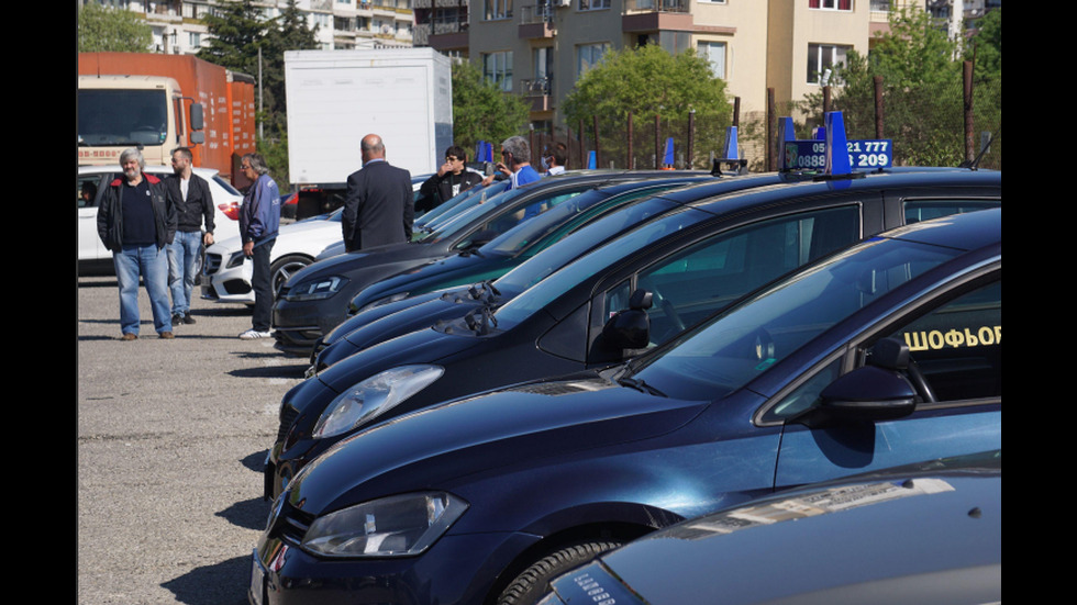 Автоинструктори от Варна протестират срещу ограниченията