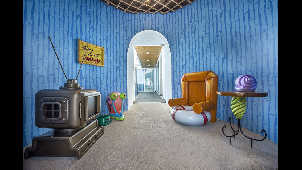 Първата вила ананас посреща посетители