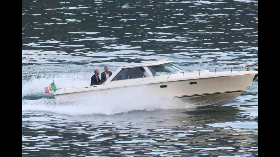 Обама и Клуни на разходка с лодка