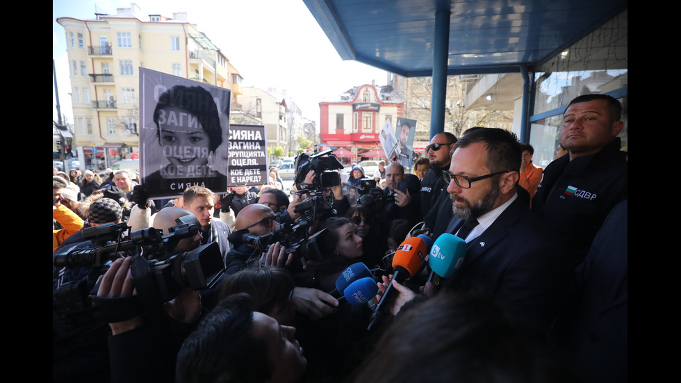 „Стига повече“: Протест в София срещу войната по пътищата